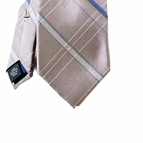 Michael Kors 100% Silk Tie - Picture 8 of 9